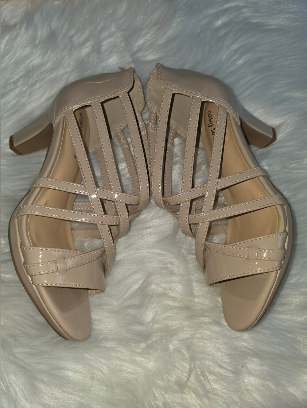 Easy Street Womens Bee Sandal, Nude, 8M